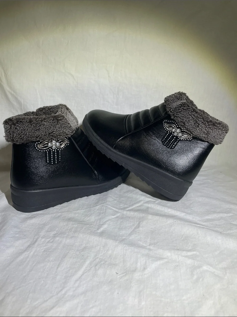 Black Faux-Leather Winter Ankle Boots with Gray Faux-Fur Cuff US women’s 4.5